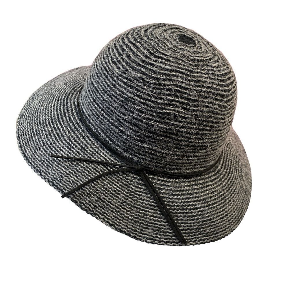 Gray hat  - Picture 3 of 12